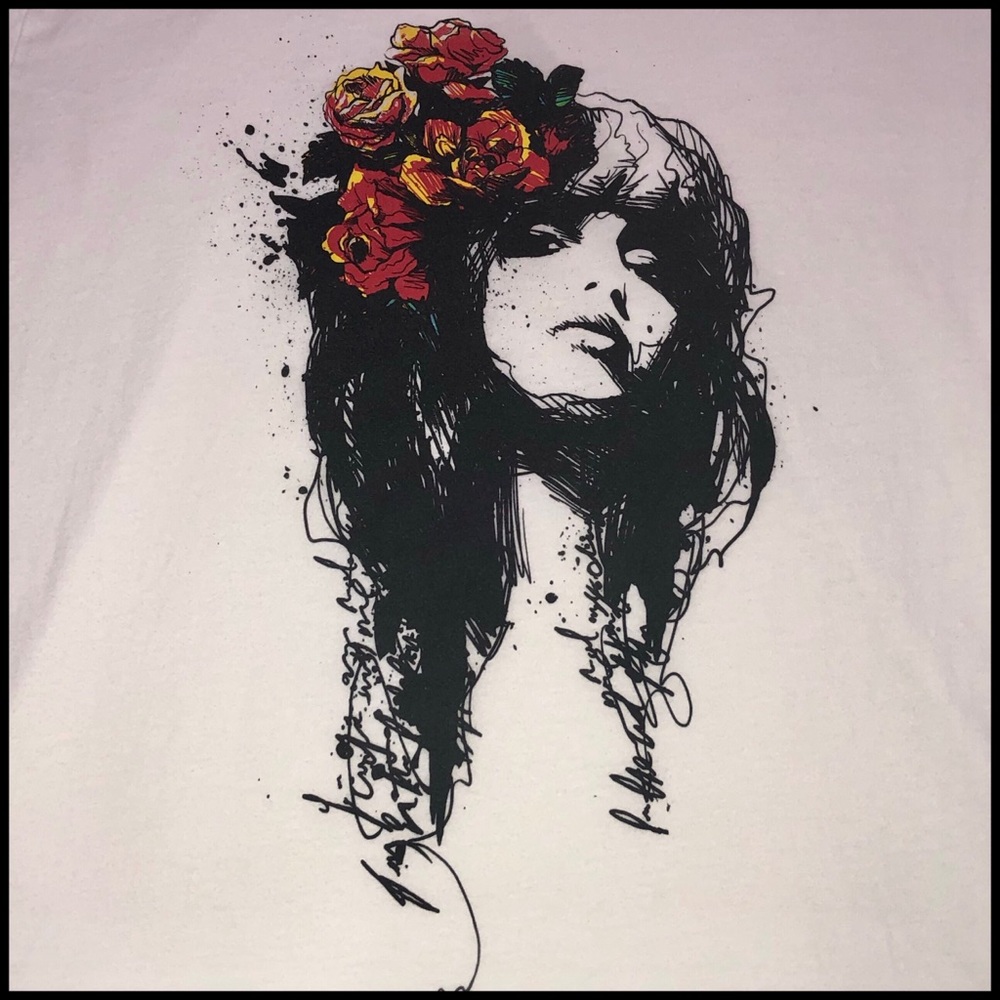 Threadless 🪡👸🏻🌹  Mary Rose T-shirt for men or women XL well kept rarely worn